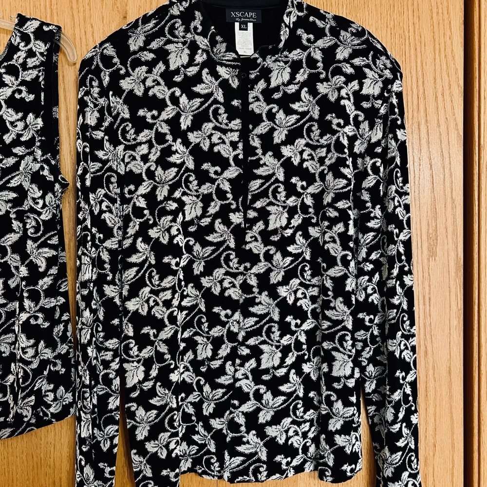 2 Piece Formal Black & Silver Women's Matching Top & Jacket with SPARKLE Accents - Picture 3 of 11